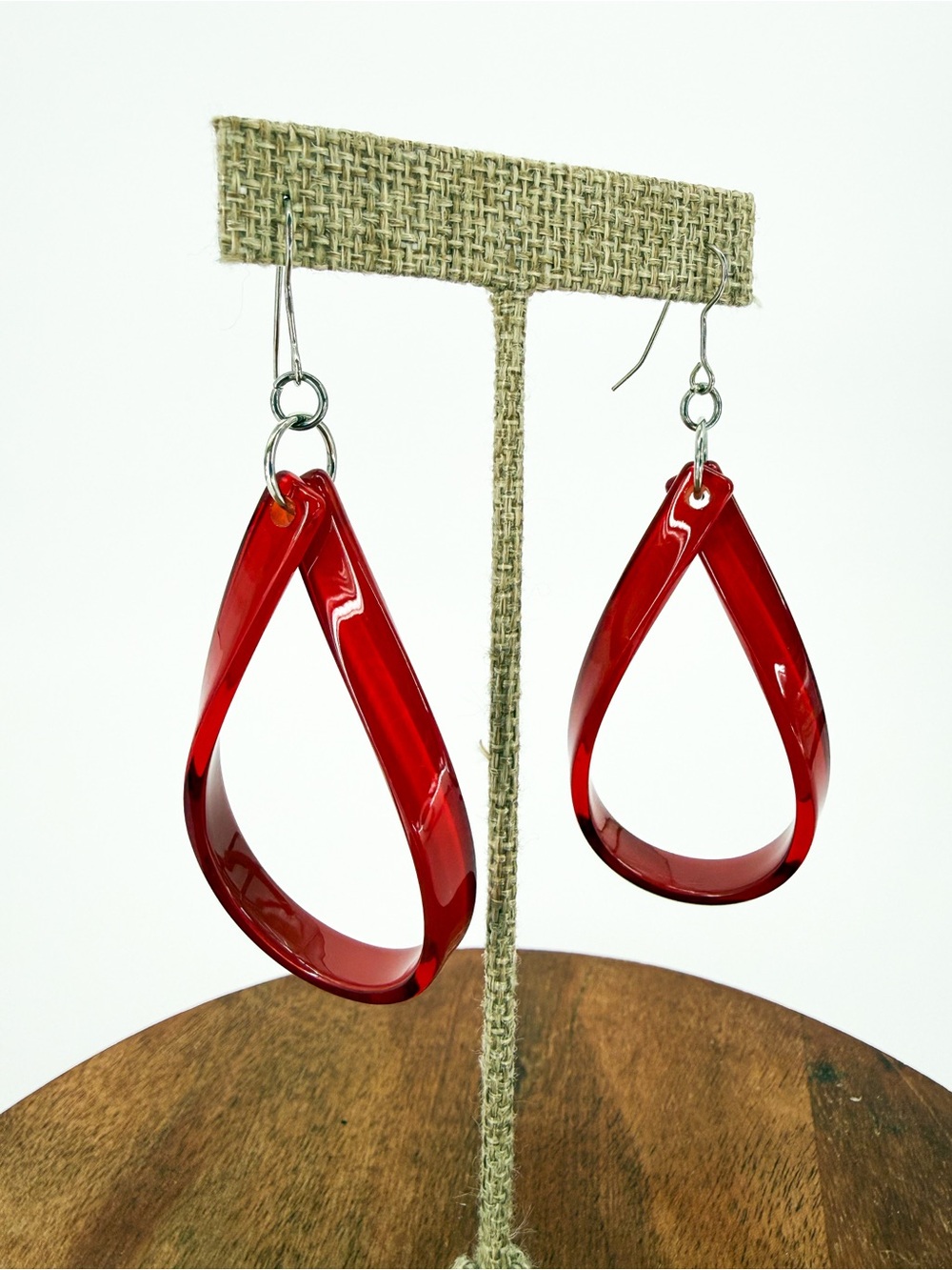 ☀️ 3/$25 Vintage Style Red Acrylic Twisted Loop Drop Hoop Earrings